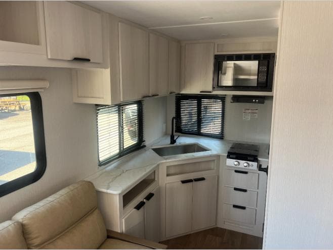 2026 Winnebago 2026 Winnebago Access - thumbnail 9