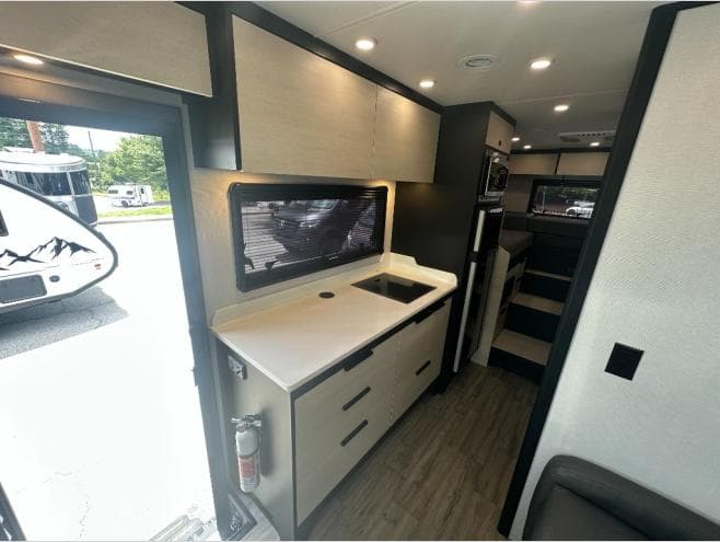 2026 Tiffin Motorhomes 2026 Tiffin Motorhomes Open Trail - thumbnail 25