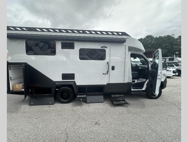 2026 Tiffin Motorhomes 2026 Tiffin Motorhomes Open Trail - thumbnail 4