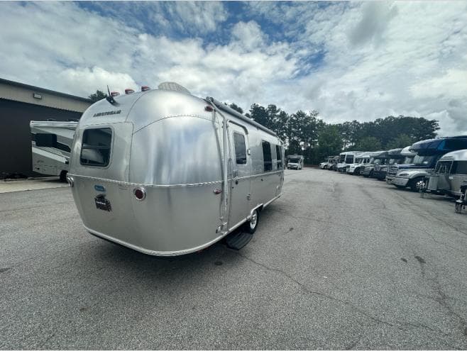 2024 Airstream 2024 Airstream Bambi - thumbnail 3