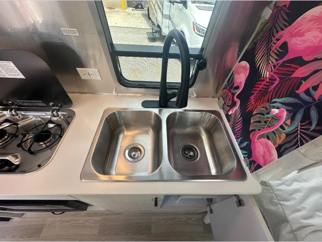 2024 Airstream 2024 Airstream Bambi - thumbnail 17