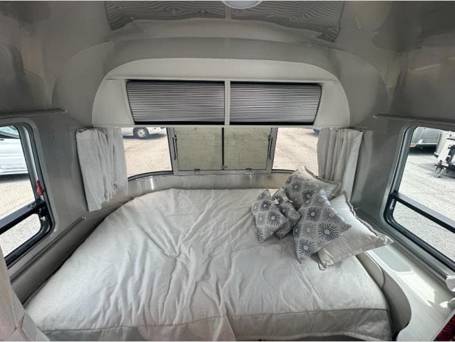 2024 Airstream 2024 Airstream Bambi - thumbnail 19