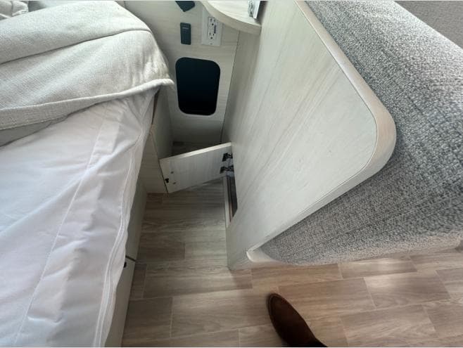 2024 Airstream 2024 Airstream Bambi - thumbnail 20