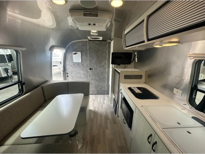 2024 Airstream 2024 Airstream Bambi - thumbnail 22