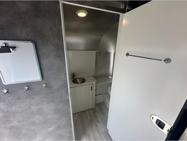 2024 Airstream 2024 Airstream Bambi - thumbnail 23
