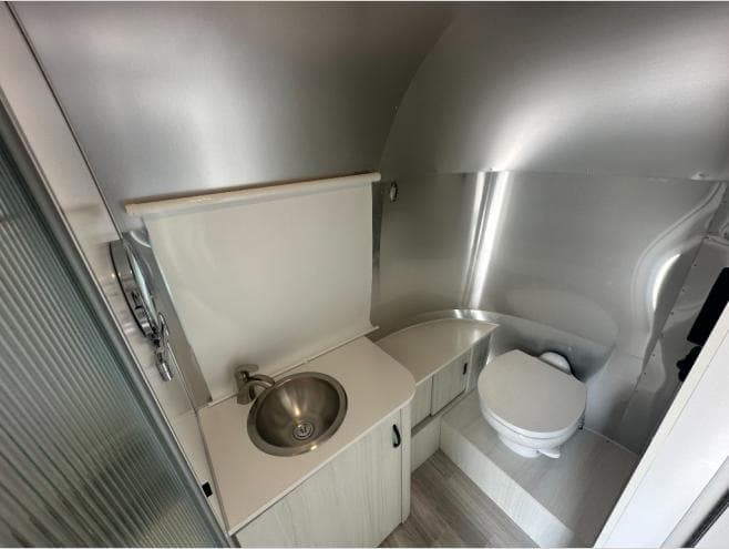 2024 Airstream 2024 Airstream Bambi - thumbnail 24