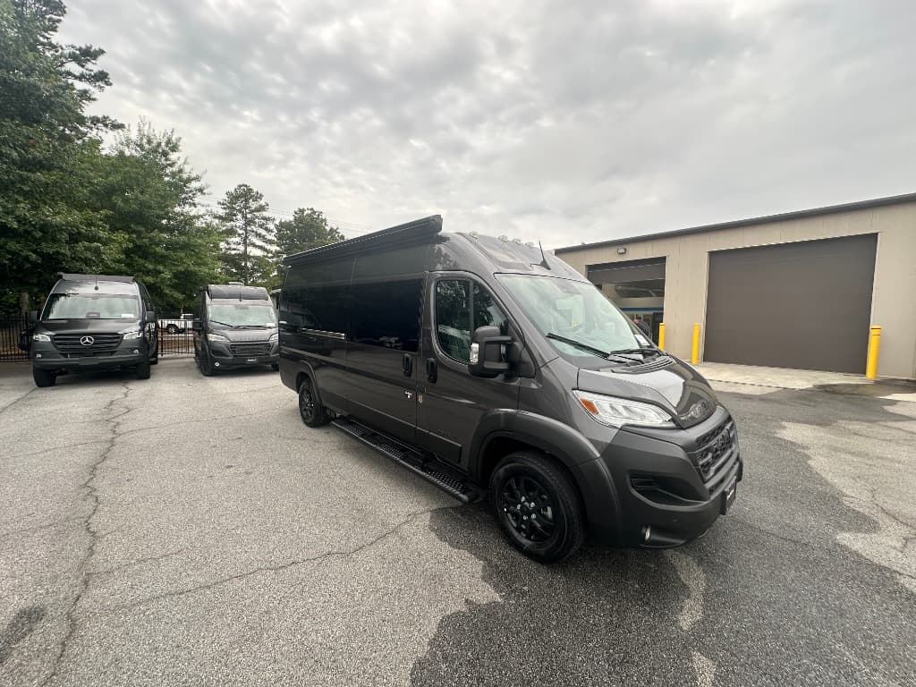 2027 Airstream Rangeline 21PS