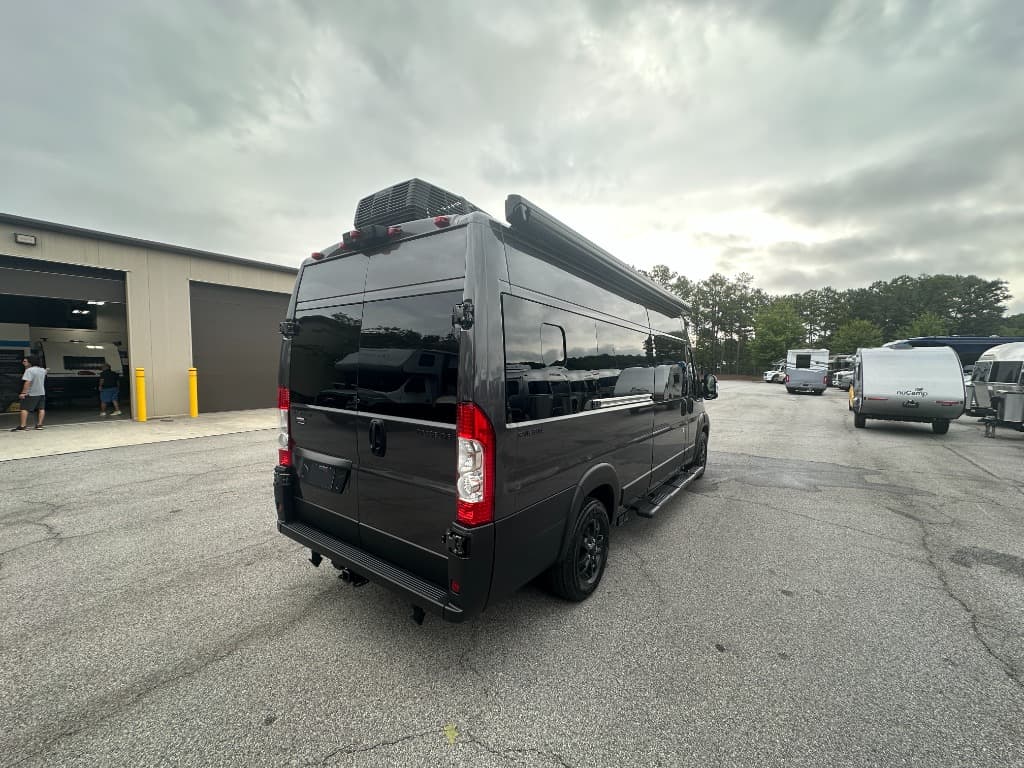 2027 Airstream 2027 Airstream Rangeline - thumbnail 5
