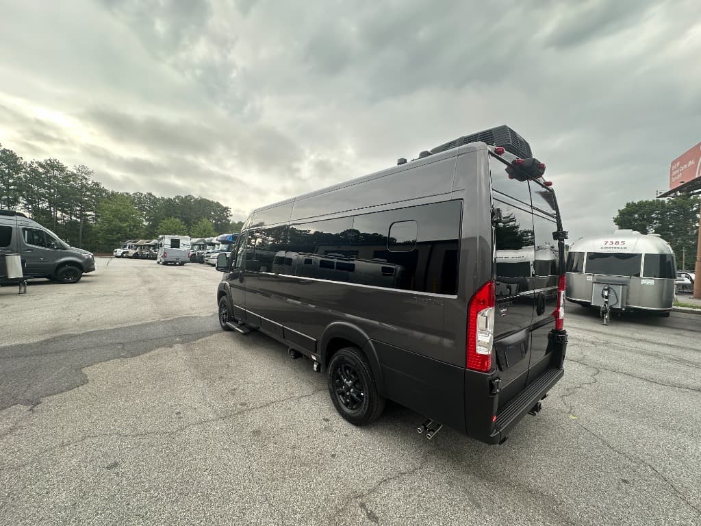 2027 Airstream 2027 Airstream Rangeline - thumbnail 8
