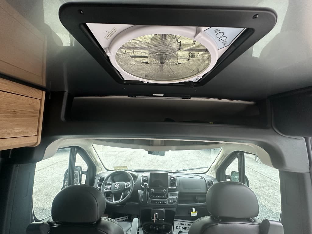 2027 Airstream 2027 Airstream Rangeline - thumbnail 17