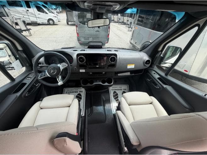 2026 Tiffin Motorhomes 2026 Tiffin Motorhomes GT2 - thumbnail 11
