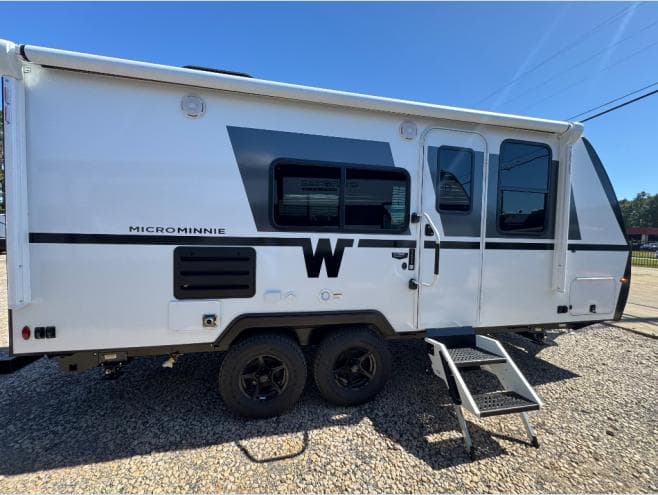 2026 Winnebago 2026 Winnebago Micro Minnie - thumbnail 3