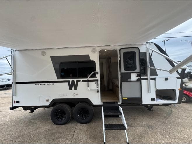 2026 Winnebago 2026 Winnebago Micro Minnie - thumbnail 3