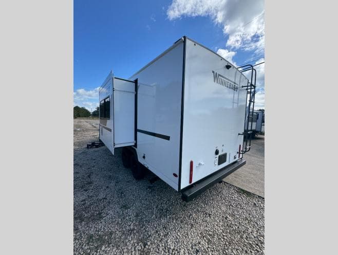 2026 Winnebago 2026 Winnebago Thrive - thumbnail 6