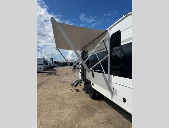 2026 Winnebago 2026 Winnebago Thrive - thumbnail 7
