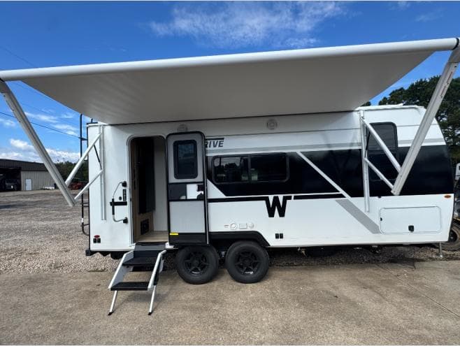 2026 Winnebago 2026 Winnebago Thrive - thumbnail 8