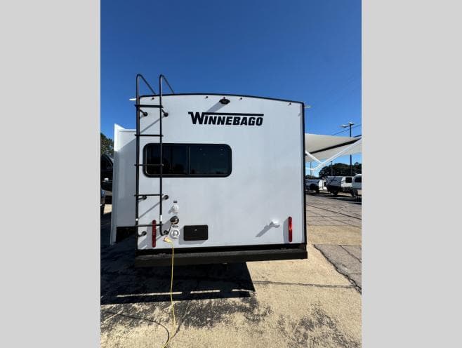 2026 Winnebago 2026 Winnebago Thrive - thumbnail 5
