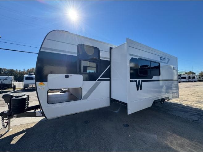 2026 Winnebago 2026 Winnebago Thrive - thumbnail 7
