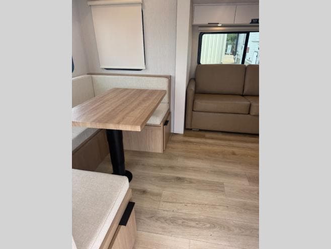 2026 Winnebago 2026 Winnebago Thrive - thumbnail 10