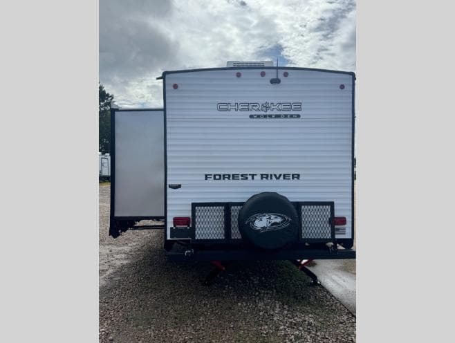 2026 Forest River 2026 Forest River Cherokee Wolf Den - thumbnail 5