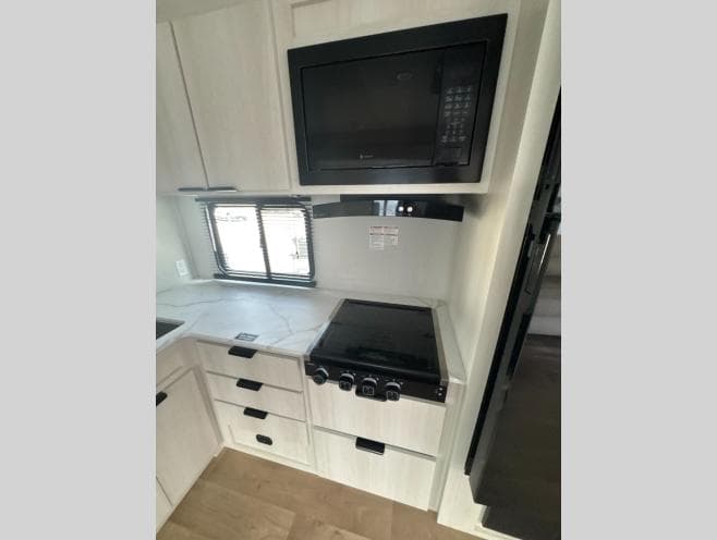 2026 Winnebago 2026 Winnebago Access - thumbnail 18