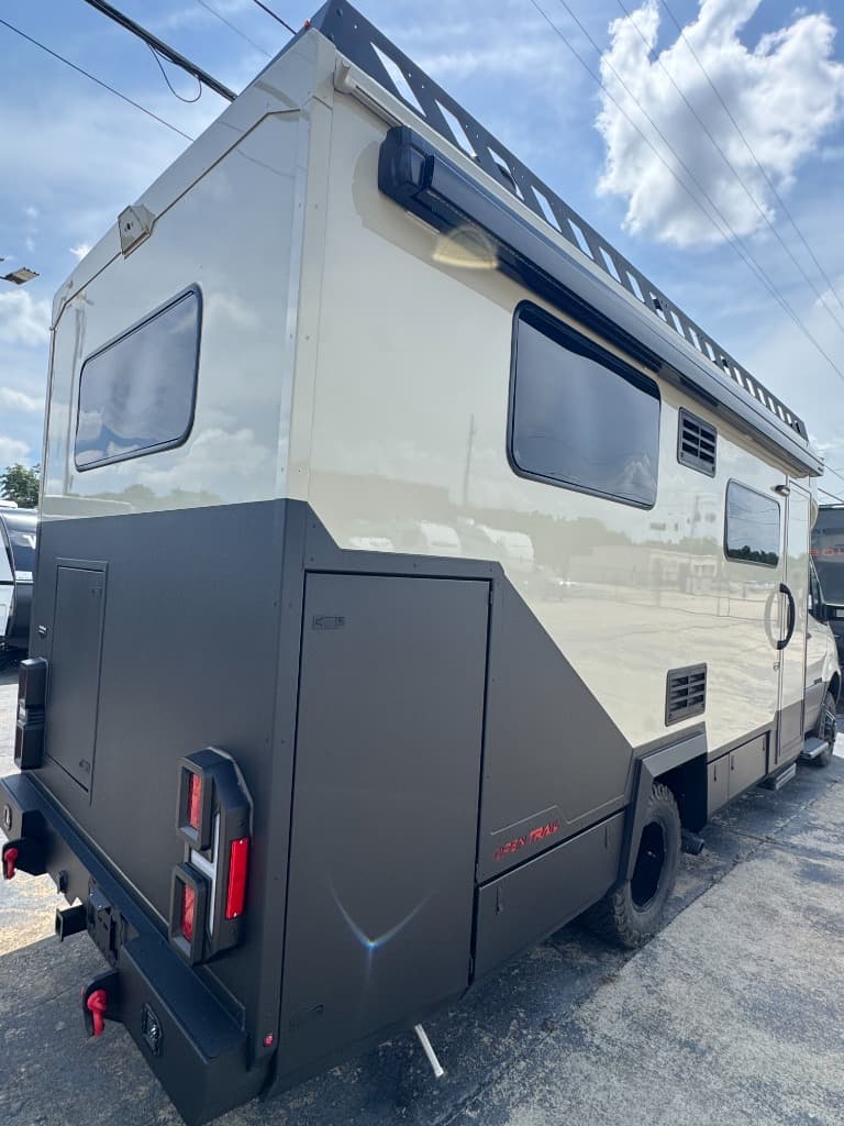 2026 Tiffin Motorhomes 2026 Tiffin Motorhomes Open Trail - thumbnail 4