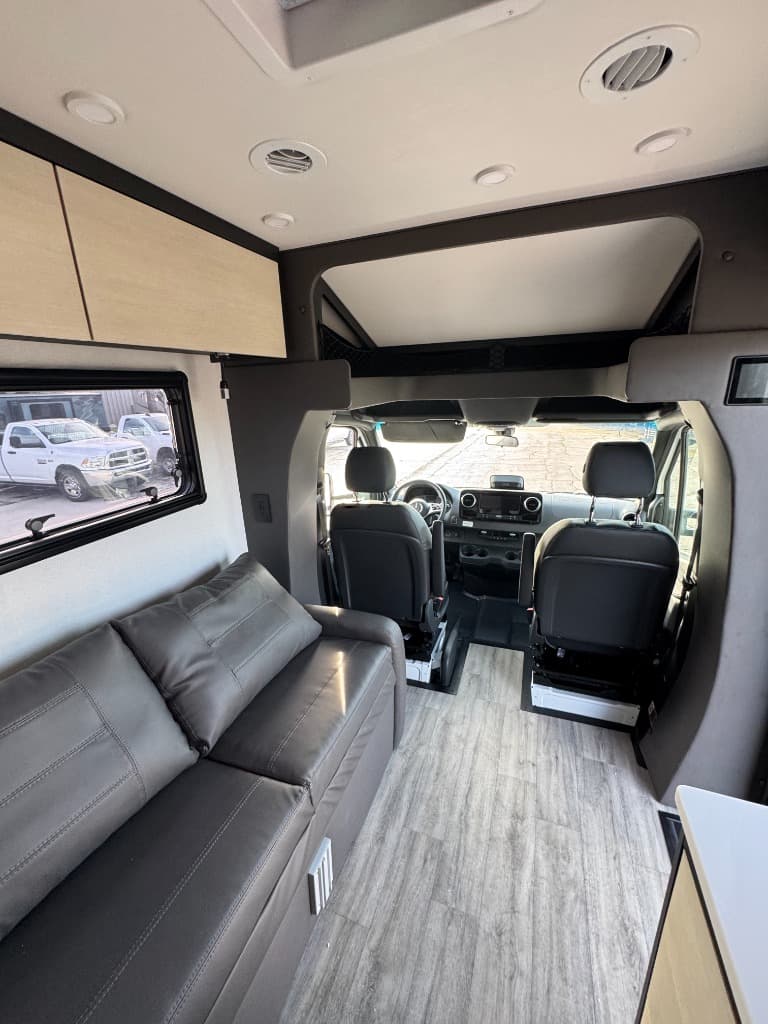 2026 Tiffin Motorhomes 2026 Tiffin Motorhomes Open Trail - thumbnail 14
