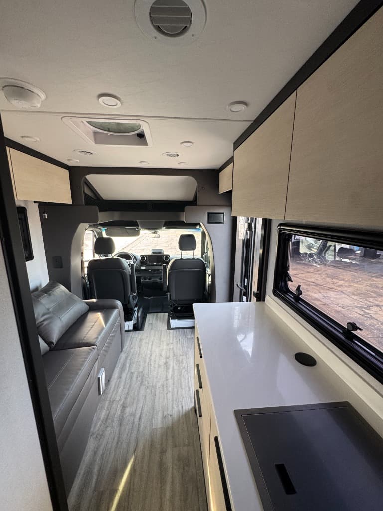 2026 Tiffin Motorhomes 2026 Tiffin Motorhomes Open Trail - thumbnail 32