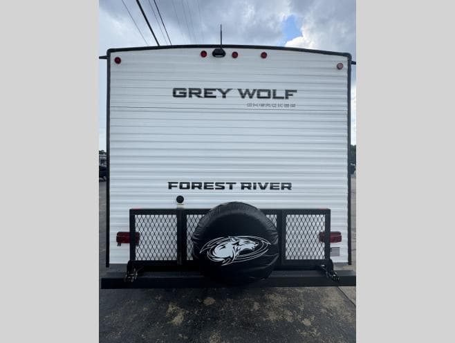 2027 Forest River 2027 Forest River Cherokee Grey Wolf - thumbnail 6