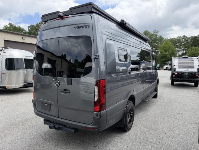 2026 Tiffin Motorhomes 2026 Tiffin Motorhomes GH2 - thumbnail 3