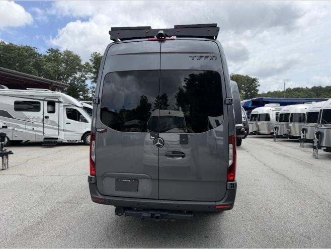 2026 Tiffin Motorhomes 2026 Tiffin Motorhomes GH2 - thumbnail 4