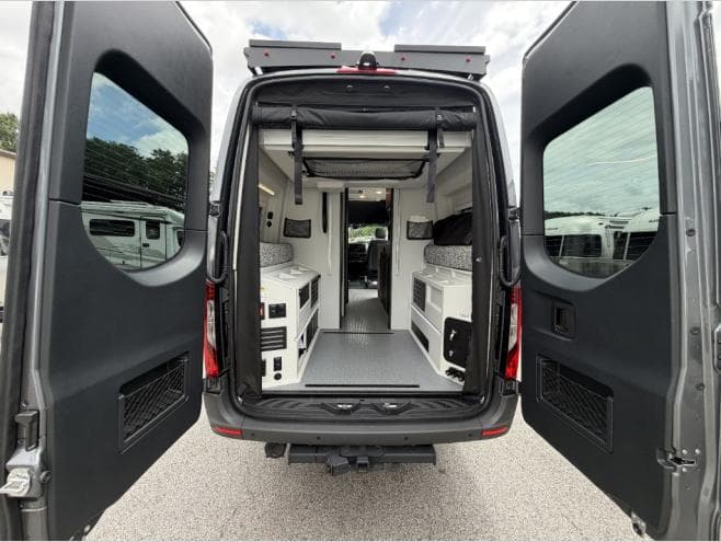 2026 Tiffin Motorhomes 2026 Tiffin Motorhomes GH2 - thumbnail 5