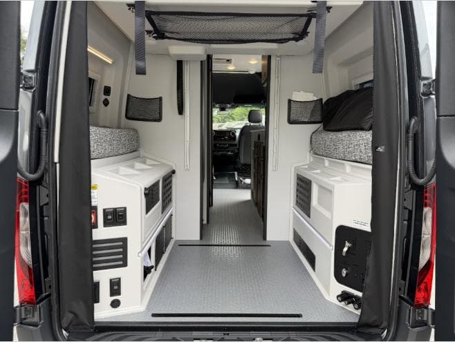 2026 Tiffin Motorhomes 2026 Tiffin Motorhomes GH2 - thumbnail 6