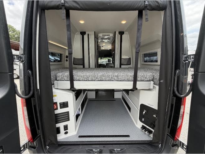 2026 Tiffin Motorhomes 2026 Tiffin Motorhomes GH2 - thumbnail 7