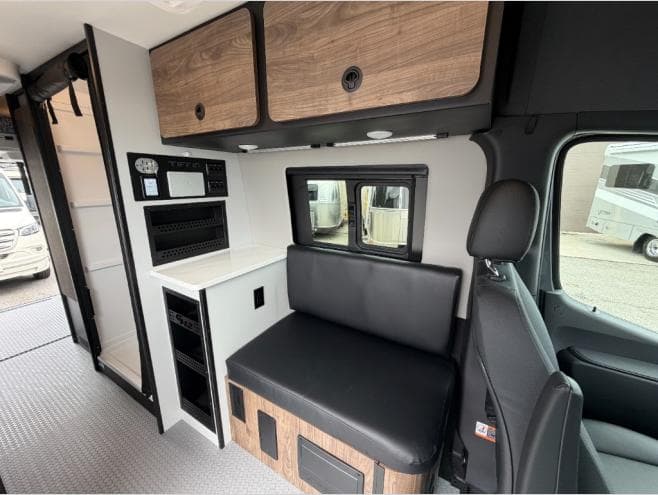 2026 Tiffin Motorhomes 2026 Tiffin Motorhomes GH2 - thumbnail 13