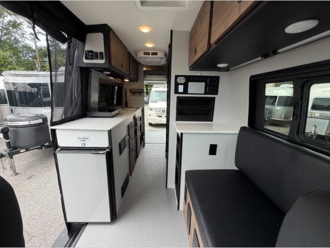2026 Tiffin Motorhomes 2026 Tiffin Motorhomes GH2 - thumbnail 17