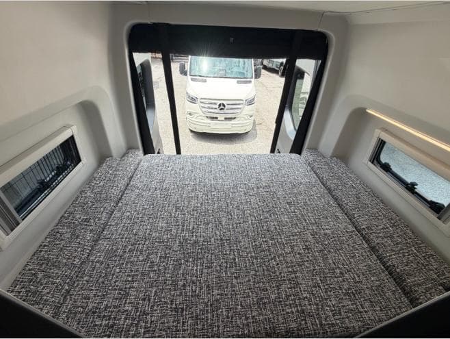 2026 Tiffin Motorhomes 2026 Tiffin Motorhomes GH2 - thumbnail 23