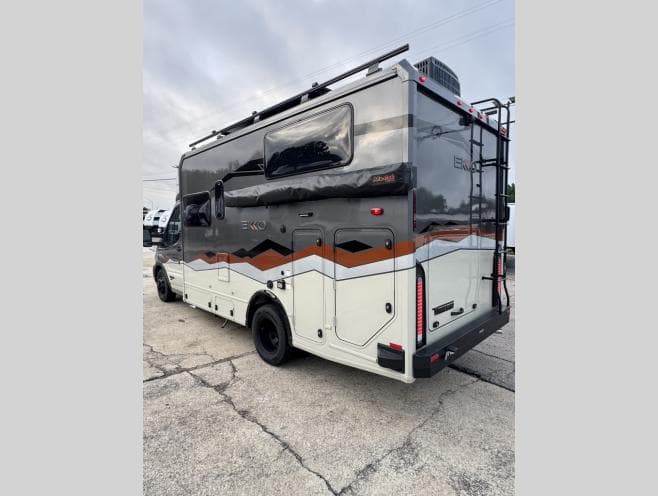 2027 Winnebago 2027 Winnebago Ekko - thumbnail 3