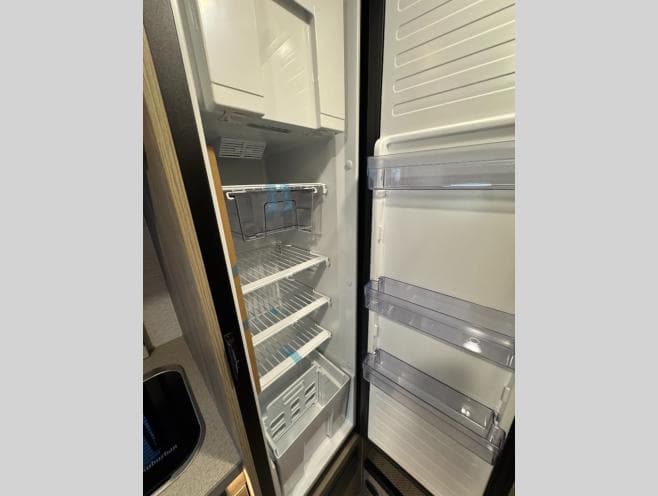 2027 Winnebago 2027 Winnebago Ekko - thumbnail 21