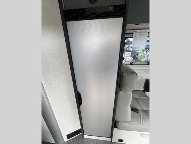 2027 Winnebago 2027 Winnebago Ekko - thumbnail 21