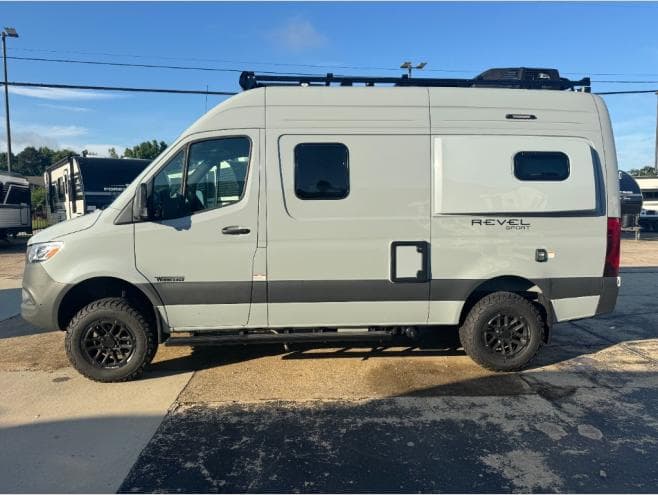 2027 Winnebago 2027 Winnebago Revel Sport - thumbnail 8