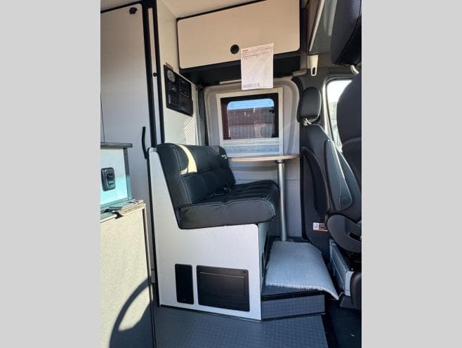 2027 Winnebago 2027 Winnebago Revel Sport - thumbnail 11