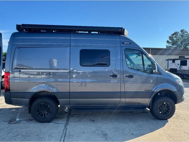 2027 Winnebago 2027 Winnebago Revel - thumbnail 3