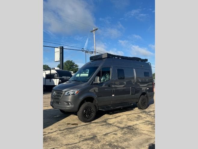2027 Winnebago 2027 Winnebago Revel - thumbnail 9