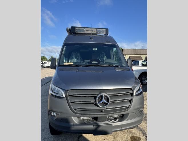 2027 Winnebago 2027 Winnebago Revel - thumbnail 10