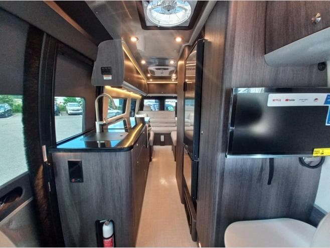 2026 Airstream 2026 Airstream Interstate 24GT - thumbnail 17