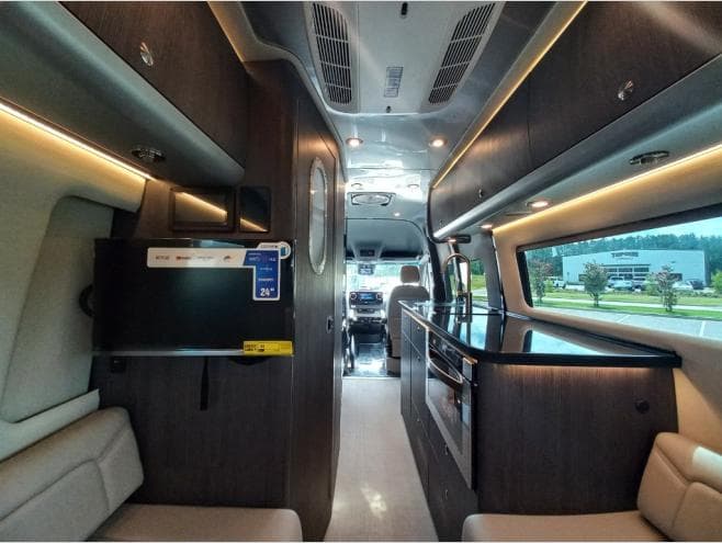 2026 Airstream 2026 Airstream Interstate 24GT - thumbnail 23