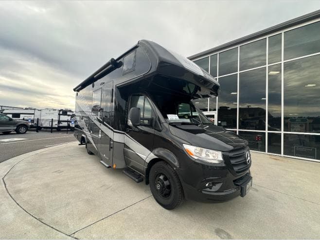 2026 Dynamax Isata 3 Series 24FW