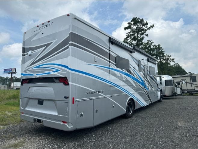 2026 Tiffin Motorhomes 2026 Tiffin Motorhomes Allegro Bay - thumbnail 4