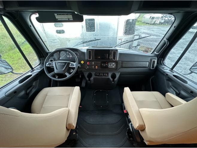 2026 Tiffin Motorhomes 2026 Tiffin Motorhomes Allegro Bay - thumbnail 10